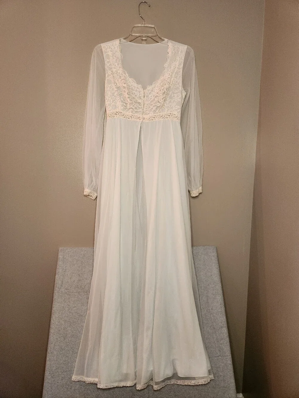 Vintage 60s Ice Blue Sheer Lace Balloon Sleeve Peignoir Robe Sm?